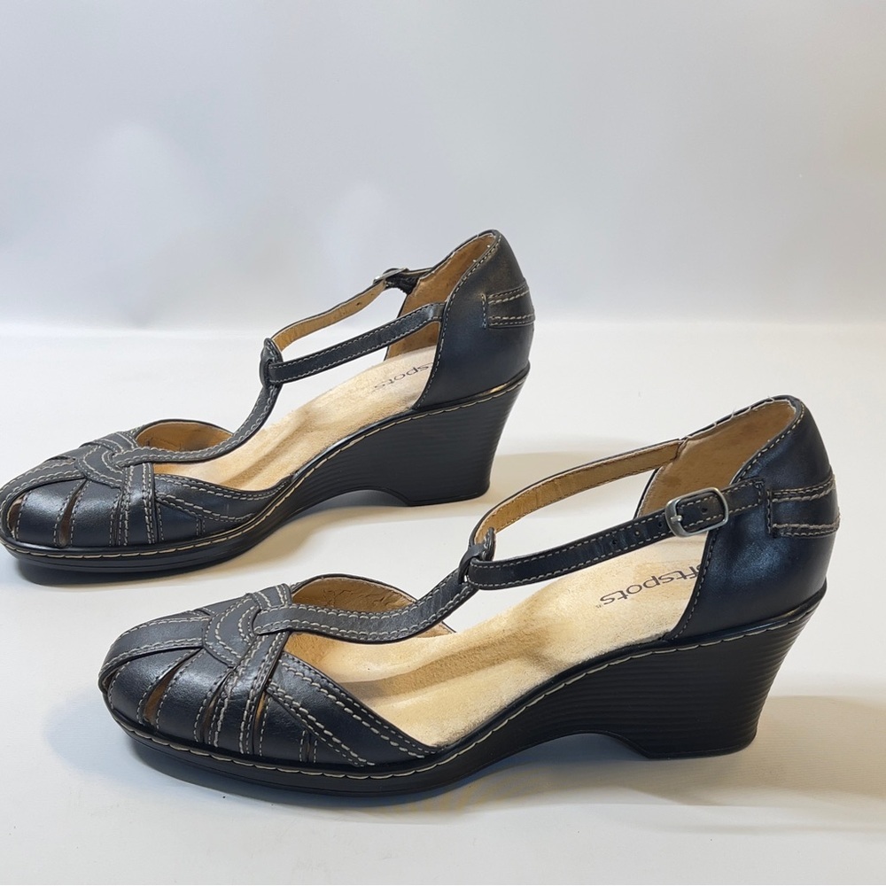 SOFTSPOTS Women’s Suze 8.5M Buckle Strap Heel Sandal